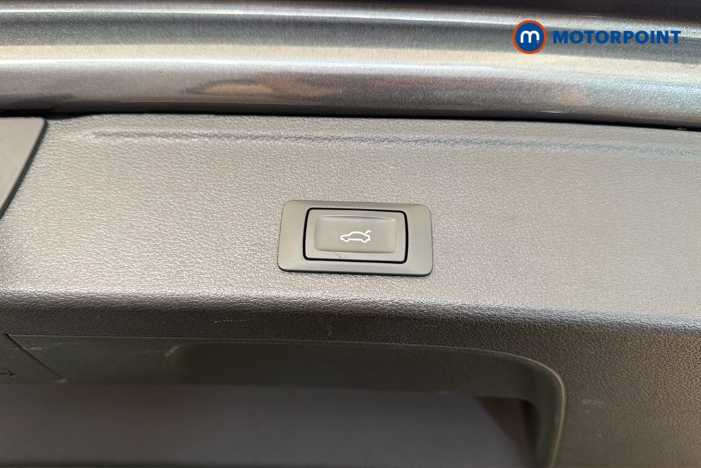 Audi A4 Black Edition Automatic Petrol Estate - Stock Number (1689713) - 35th supplementary image