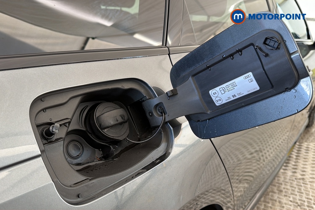 Audi A4 Black Edition Automatic Petrol Estate - Stock Number (1689713) - 41st supplementary image