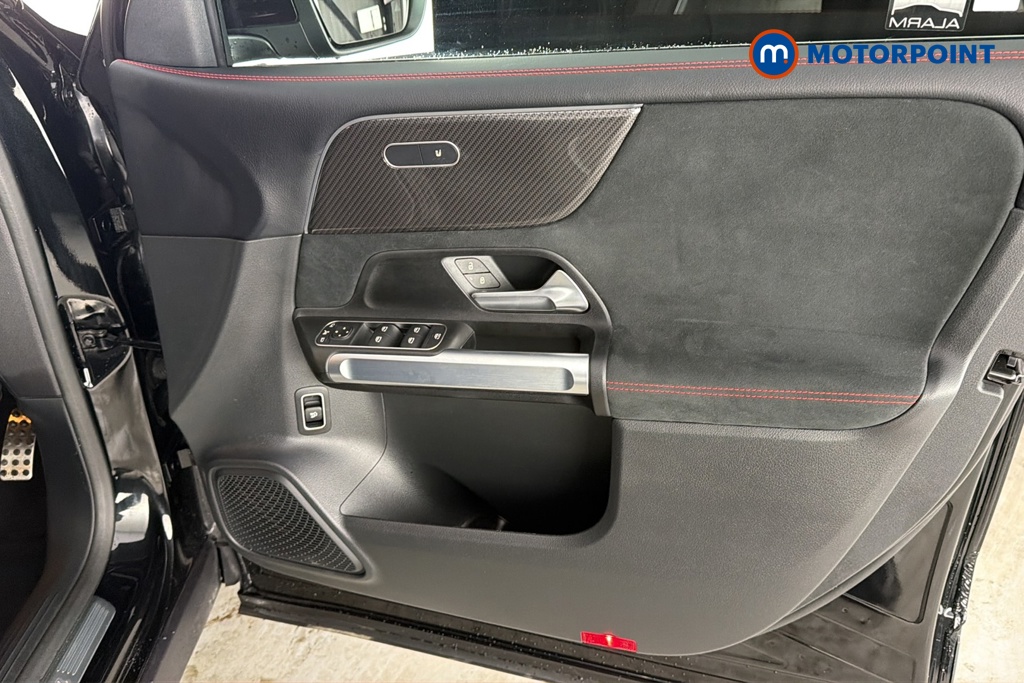 Mercedes-Benz GLB Amg Line Automatic Petrol SUV - Stock Number (1690373) - 18th supplementary image
