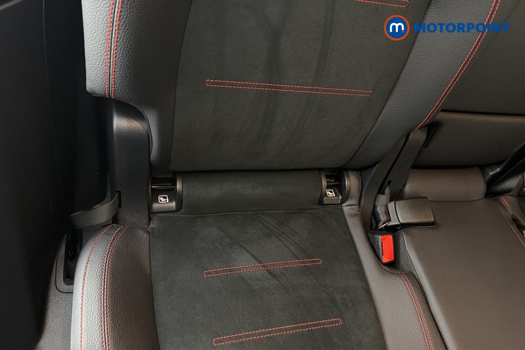 Mercedes-Benz GLB Amg Line Automatic Petrol SUV - Stock Number (1690373) - 27th supplementary image