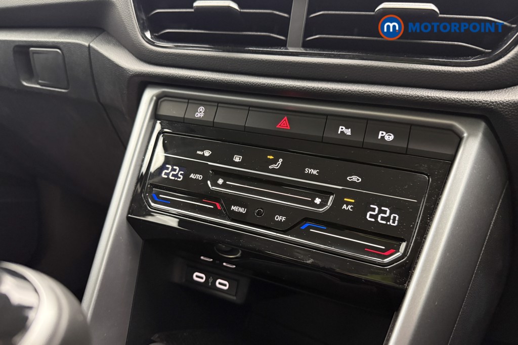 Volkswagen T-Roc Life Manual Petrol SUV - Stock Number (1690997) - 13th supplementary image