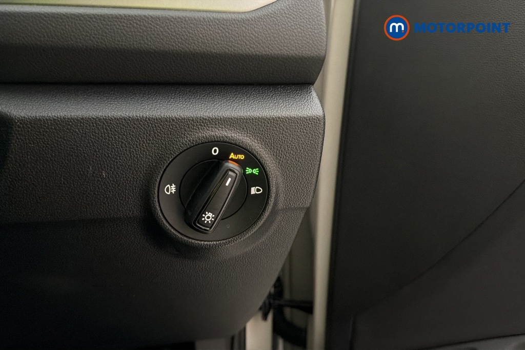 Volkswagen T-Roc Life Manual Petrol SUV - Stock Number (1691005) - 11th supplementary image
