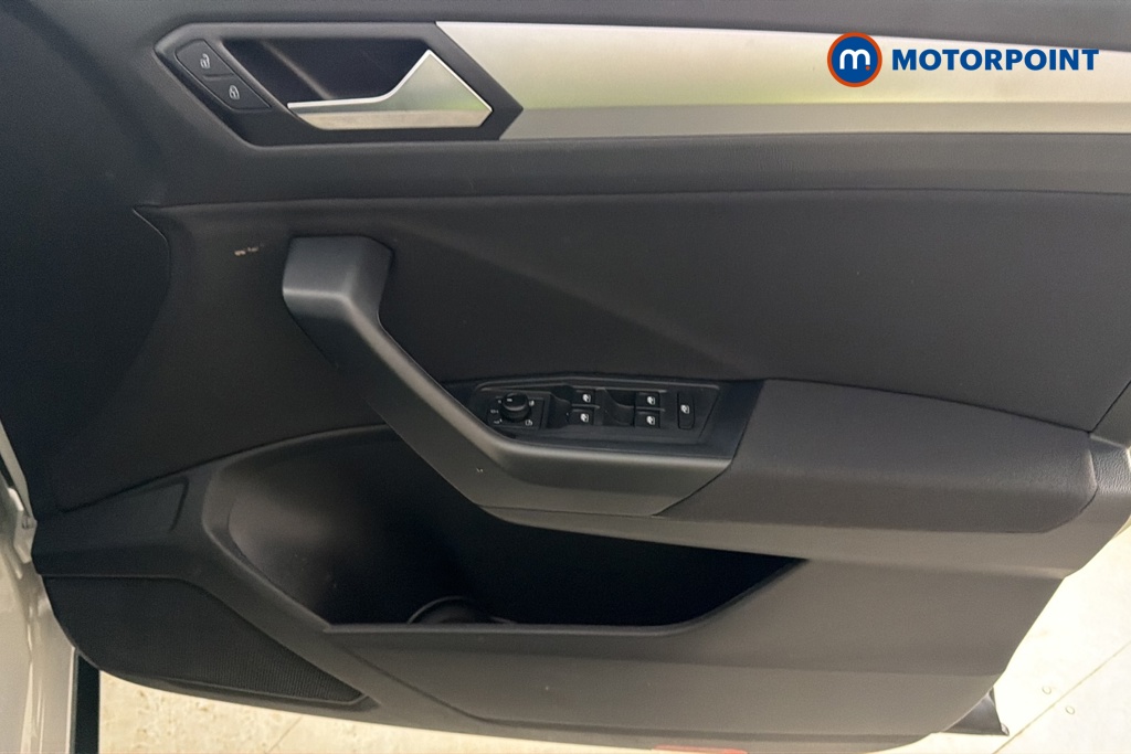 Volkswagen T-Roc Life Manual Petrol SUV - Stock Number (1691005) - 18th supplementary image