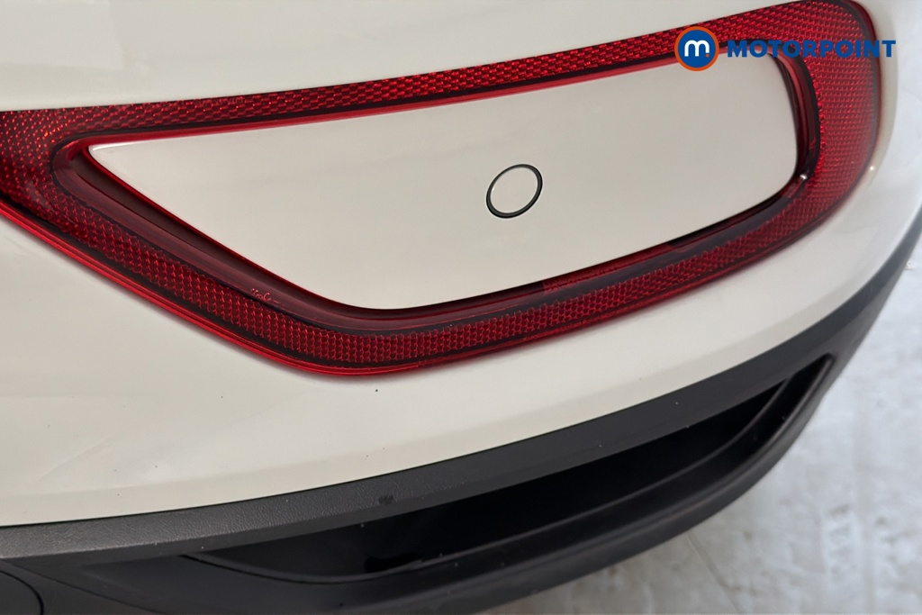 Volkswagen T-Roc Life Manual Petrol SUV - Stock Number (1691005) - 39th supplementary image
