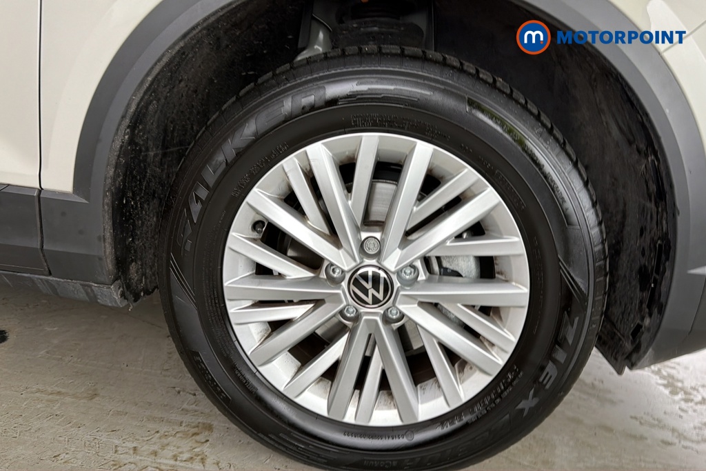 Volkswagen T-Roc Life Manual Petrol SUV - Stock Number (1691005) - 47th supplementary image