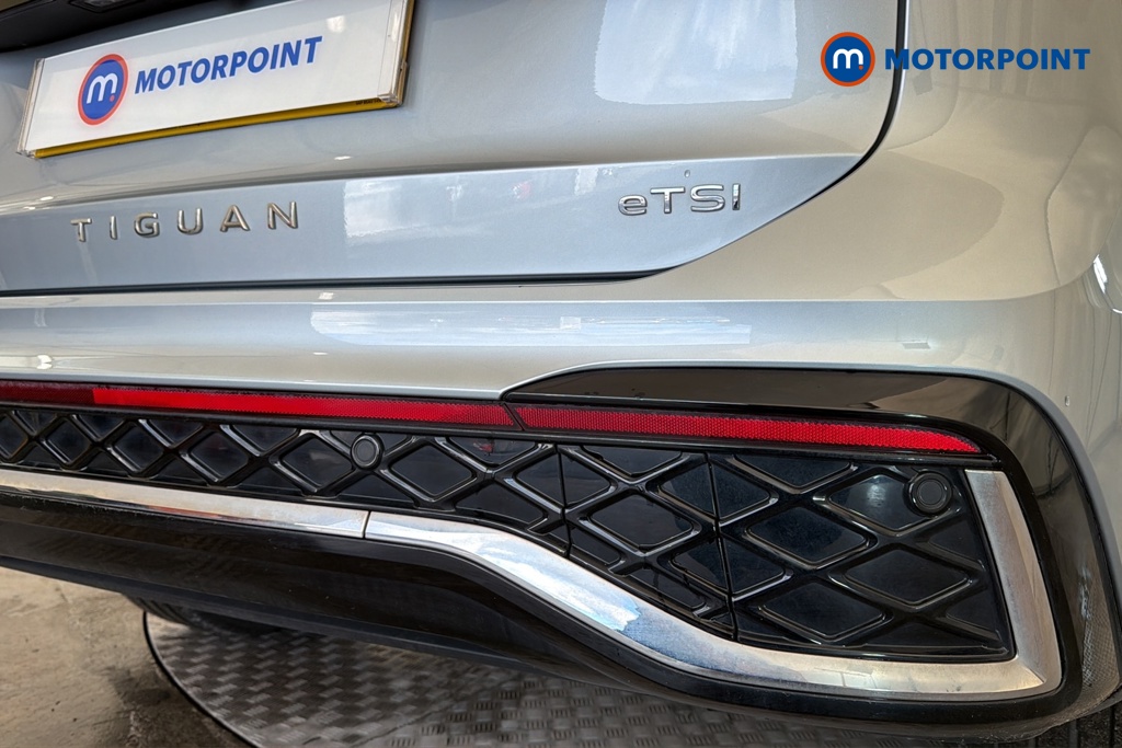 Volkswagen Tiguan R-Line Automatic Petrol SUV - Stock Number (1692701) - 39th supplementary image