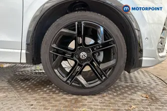 Volkswagen Tiguan R-Line Automatic Petrol SUV - Stock Number (1692701) - 47th supplementary image