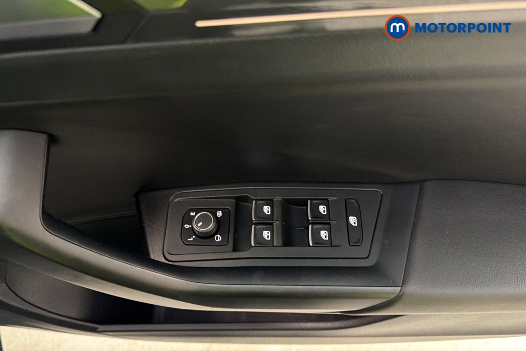 Volkswagen T-Roc R-Line Manual Petrol SUV - Stock Number (1680722) - 19th supplementary image