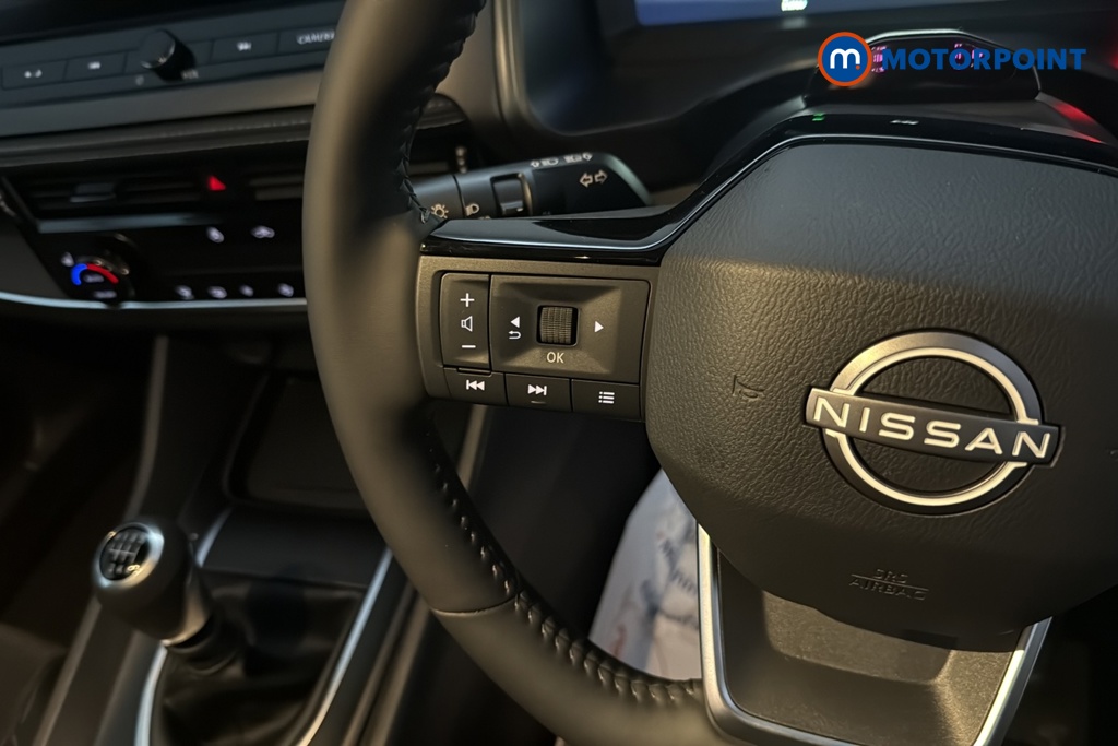 Nissan Qashqai N-Connecta Manual Petrol SUV - Stock Number (1683487) - 4th supplementary image