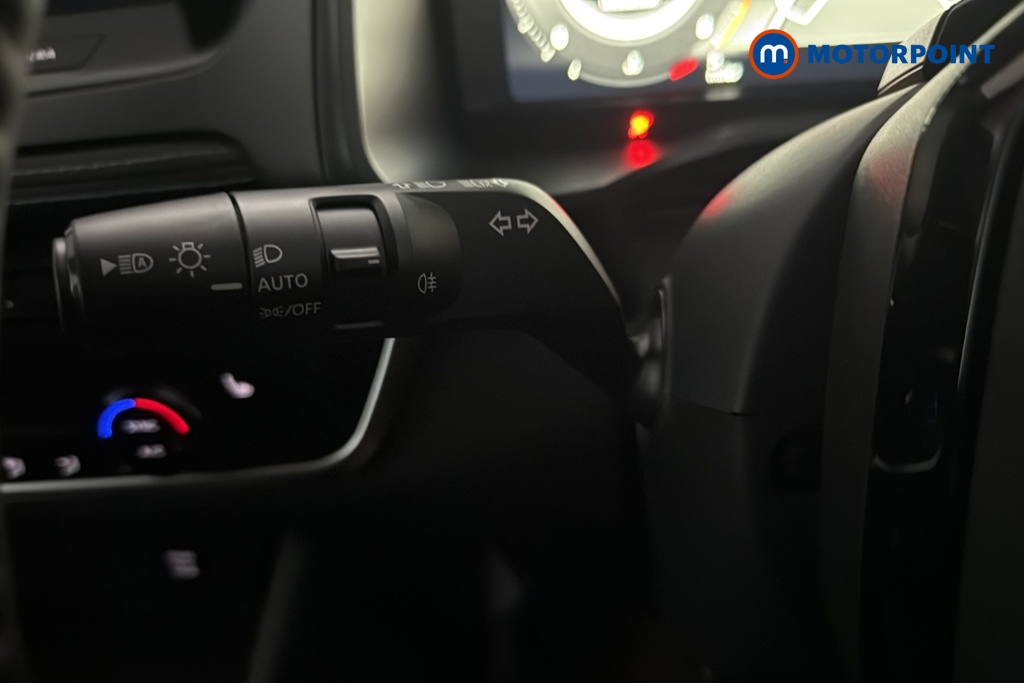 Nissan Qashqai N-Connecta Manual Petrol SUV - Stock Number (1683487) - 5th supplementary image