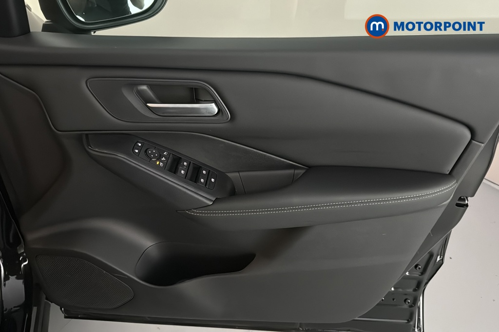 Nissan Qashqai N-Connecta Manual Petrol SUV - Stock Number (1683487) - 18th supplementary image