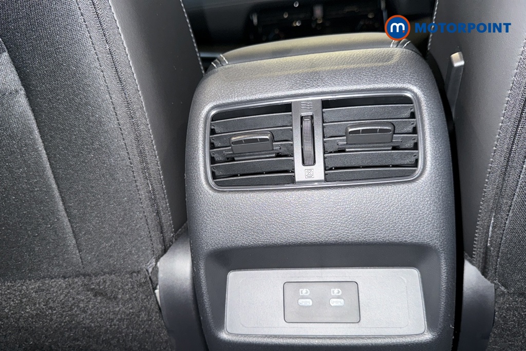 Nissan Qashqai N-Connecta Manual Petrol SUV - Stock Number (1683487) - 28th supplementary image