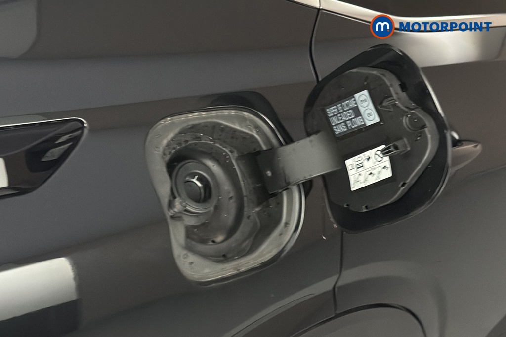 Nissan Qashqai N-Connecta Manual Petrol SUV - Stock Number (1683487) - 41st supplementary image