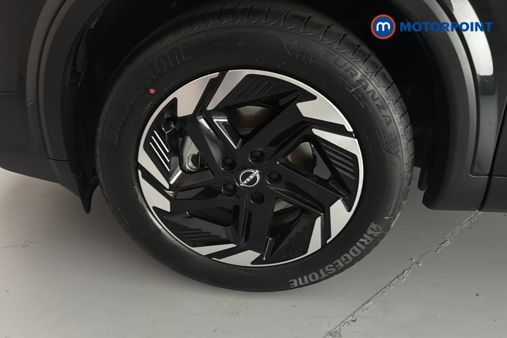 Nissan Qashqai N-Connecta Manual Petrol SUV - Stock Number (1683487) - 44th supplementary image
