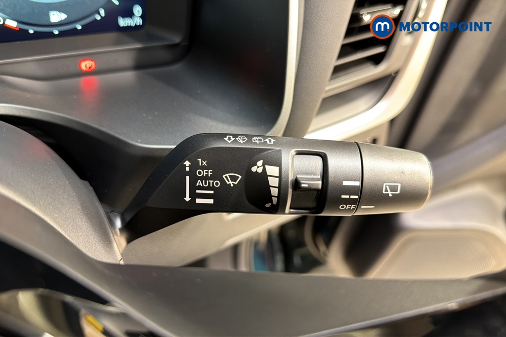 Nissan Qashqai N-Connecta Manual Petrol SUV - Stock Number (1683570) - 6th supplementary image