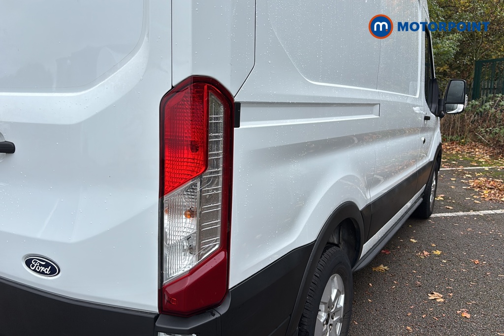 Ford Transit Limited Automatic Diesel Medium Roof Van - Stock Number (1685471) - 36th supplementary image