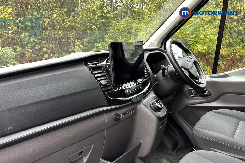 Ford Transit Limited Automatic Diesel Medium Roof Van - Stock Number (1685471) - 1st supplementary image