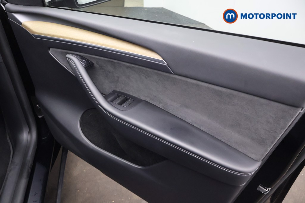 Tesla Model Y Long Range Automatic Electric SUV - Stock Number (1687481) - 17th supplementary image