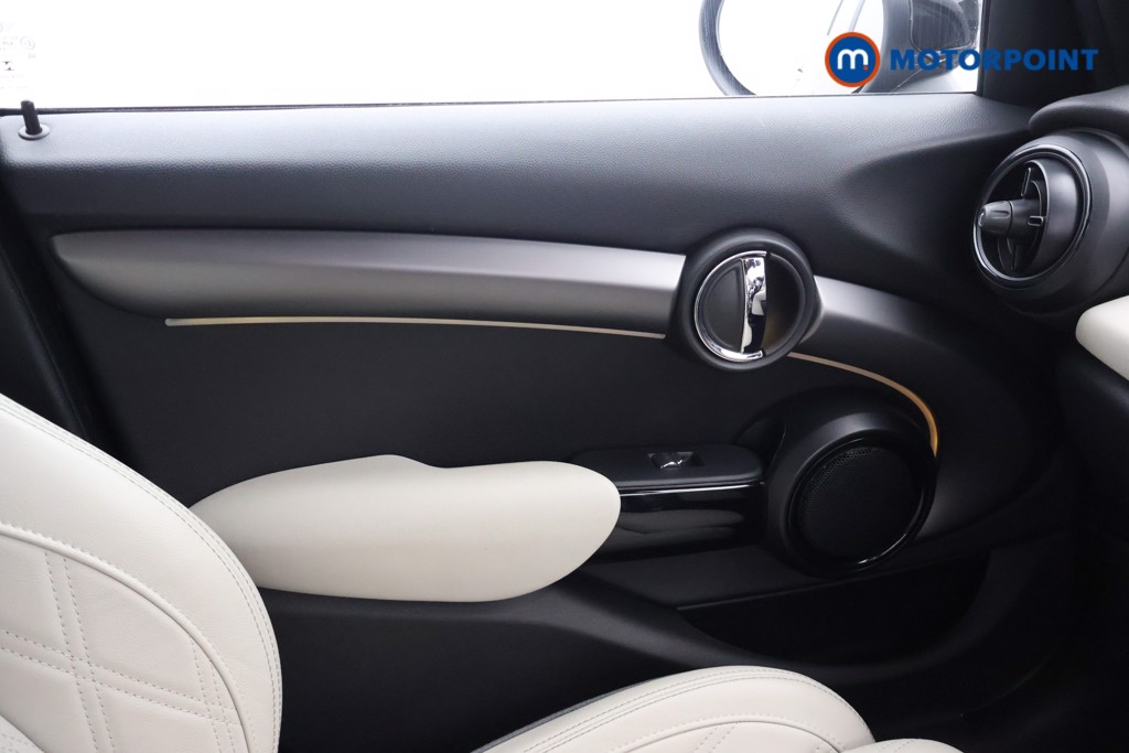 Mini Hatchback Cooper S Exclusive Automatic Petrol Hatchback - Stock Number (1687987) - 15th supplementary image