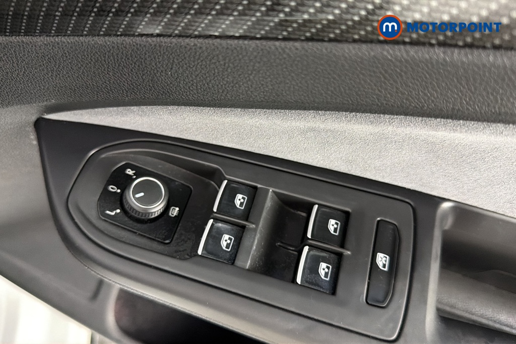 Volkswagen Golf R-Line Manual Petrol Hatchback - Stock Number (1689056) - 19th supplementary image