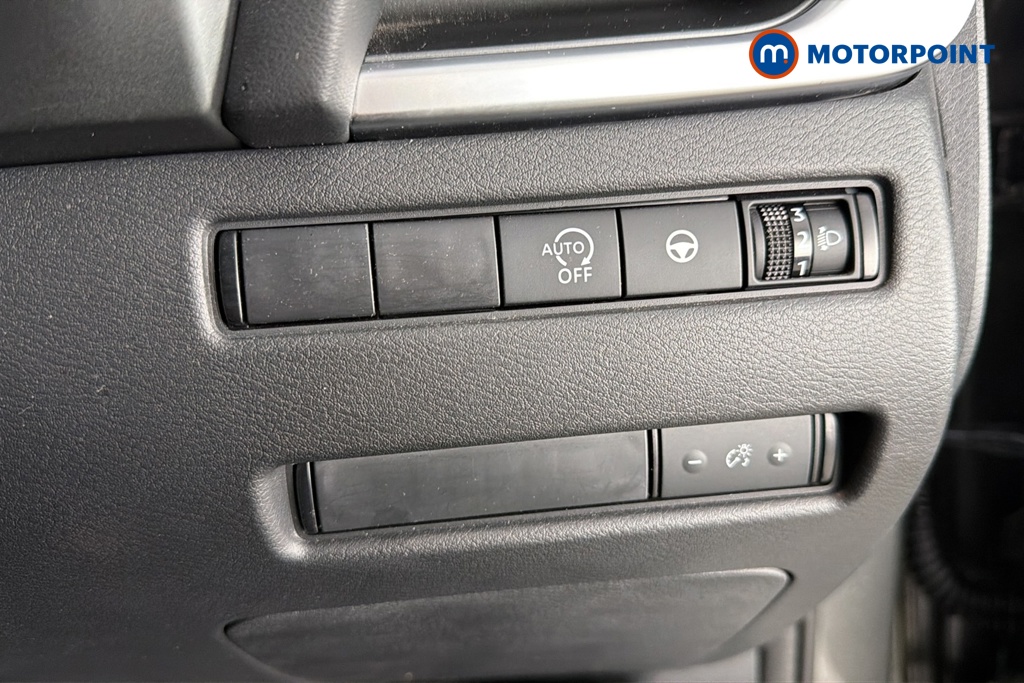 Nissan Qashqai N-Connecta Manual Petrol SUV - Stock Number (1689650) - 11th supplementary image