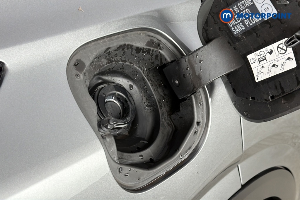 Nissan Qashqai N-Connecta Manual Petrol SUV - Stock Number (1689650) - 41st supplementary image