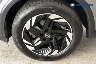 Nissan Qashqai N-Connecta Manual Petrol SUV - Stock Number (1689650) - 44th supplementary image