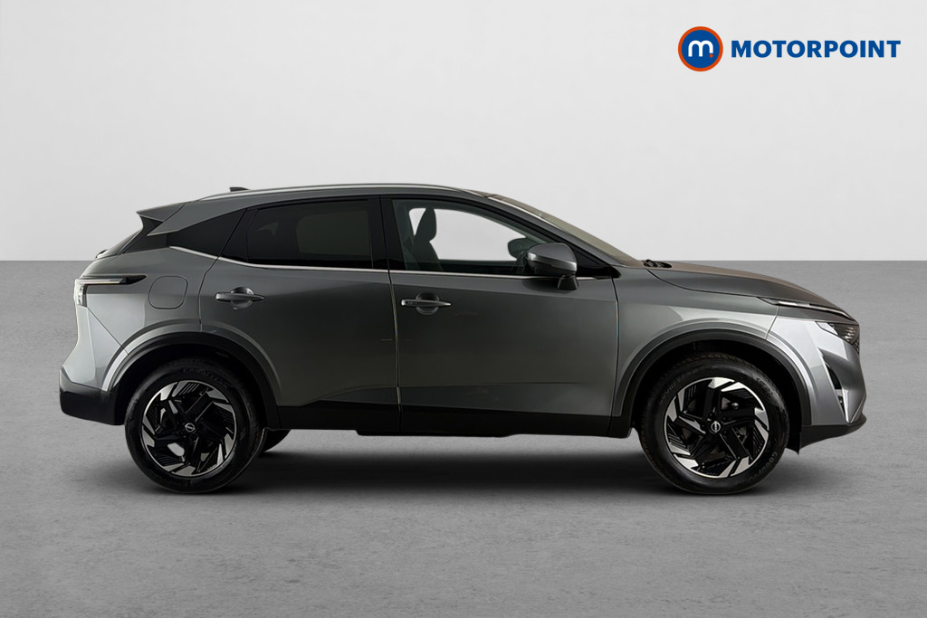 Nissan Qashqai N-Connecta Manual Petrol SUV - Stock Number (1689650) - Passenger side