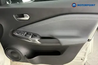 Nissan Juke N-Connecta Manual Petrol SUV - Stock Number (1690250) - 18th supplementary image