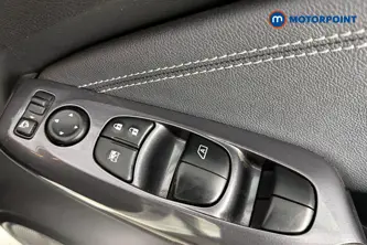 Nissan Juke N-Connecta Manual Petrol SUV - Stock Number (1690250) - 19th supplementary image