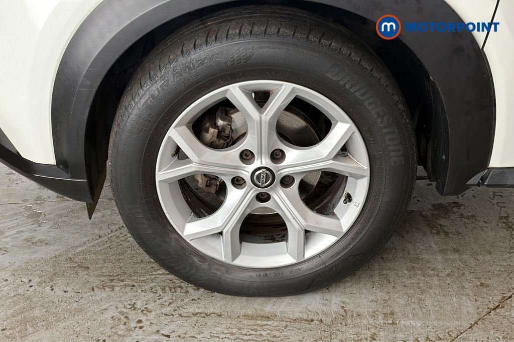 Nissan Juke N-Connecta Manual Petrol SUV - Stock Number (1690250) - 44th supplementary image