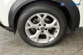 Nissan Juke N-Connecta Manual Petrol SUV - Stock Number (1690250) - 44th supplementary image