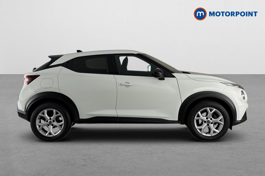 Nissan Juke N-Connecta Manual Petrol SUV - Stock Number (1690250) - Passenger side