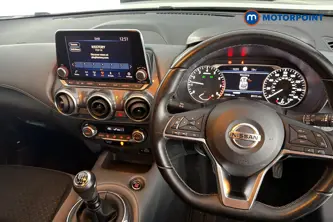 Nissan Juke N-Connecta Manual Petrol SUV - Stock Number (1690250) - 1st supplementary image