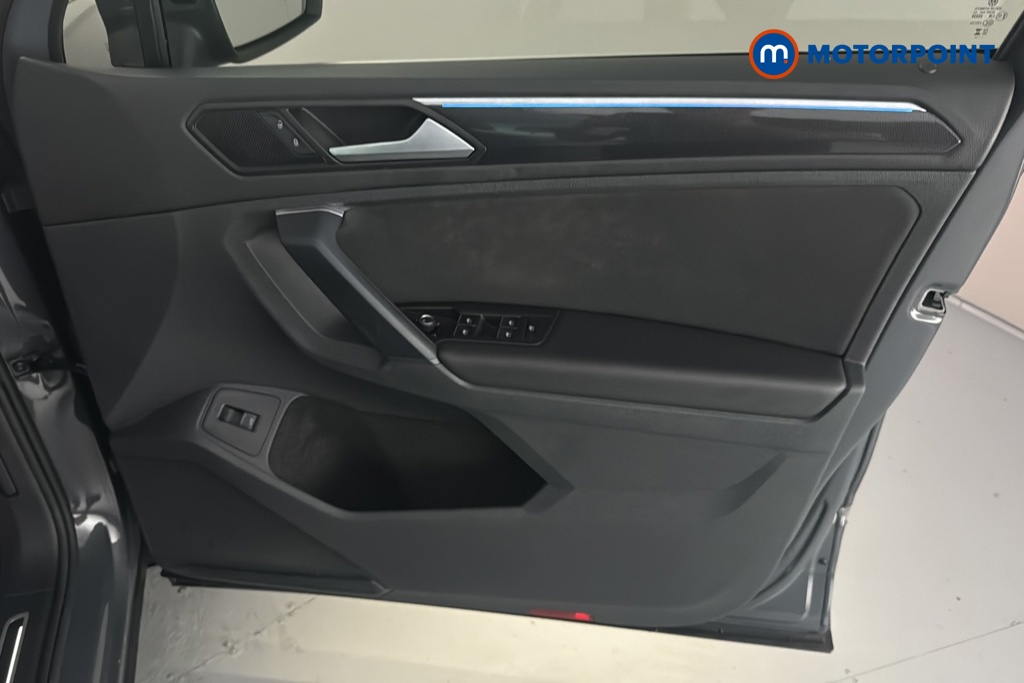 Volkswagen Tiguan Elegance Automatic Petrol SUV - Stock Number (1691514) - 18th supplementary image