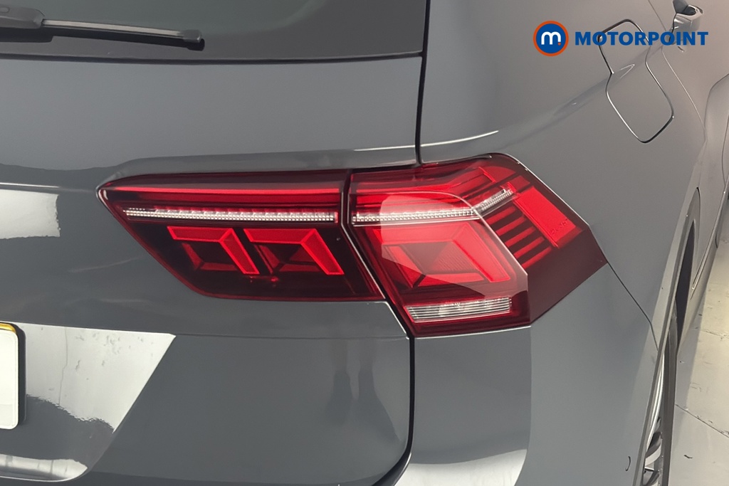 Volkswagen Tiguan Elegance Automatic Petrol SUV - Stock Number (1691514) - 36th supplementary image