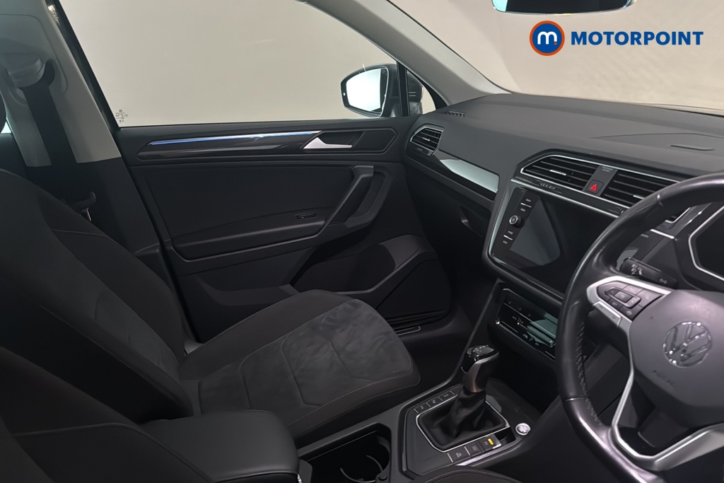 Volkswagen Tiguan Elegance Automatic Petrol SUV - Stock Number (1691514) - 1st supplementary image