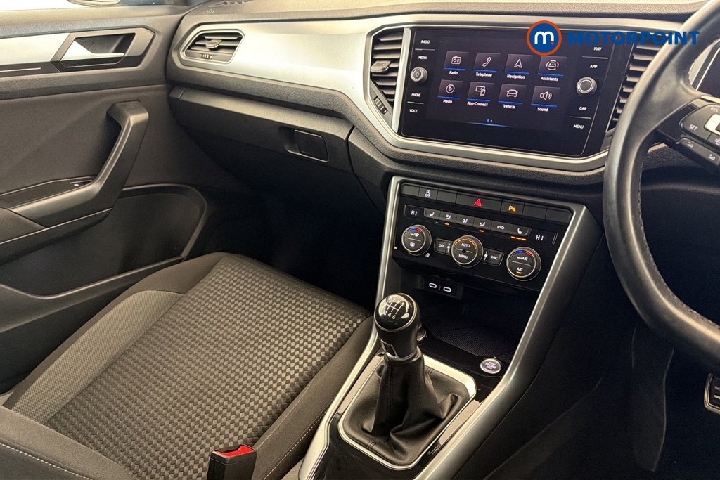 Volkswagen T-Roc Active Manual Petrol SUV - Stock Number (1691569) - 15th supplementary image