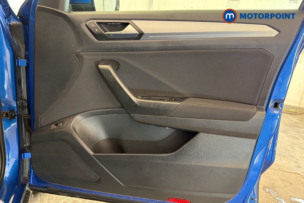 Volkswagen T-Roc Active Manual Petrol SUV - Stock Number (1691569) - 18th supplementary image