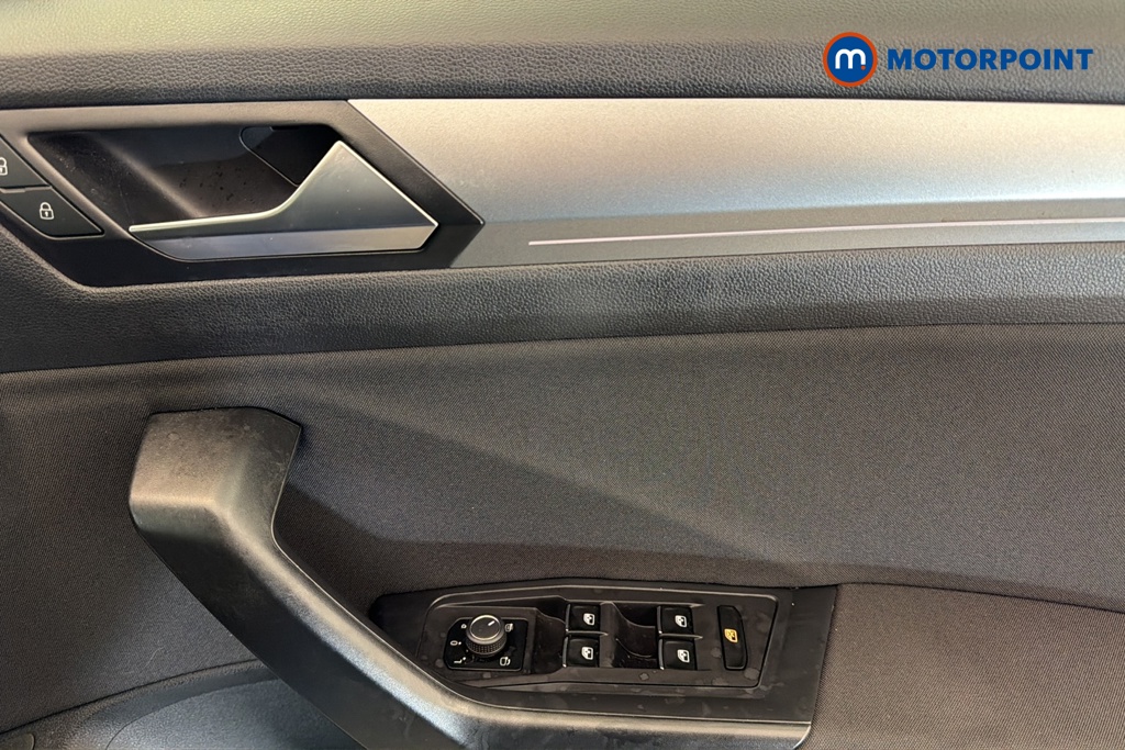 Volkswagen T-Roc Active Manual Petrol SUV - Stock Number (1691569) - 19th supplementary image