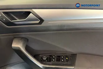 Volkswagen T-Roc Active Manual Petrol SUV - Stock Number (1691569) - 19th supplementary image