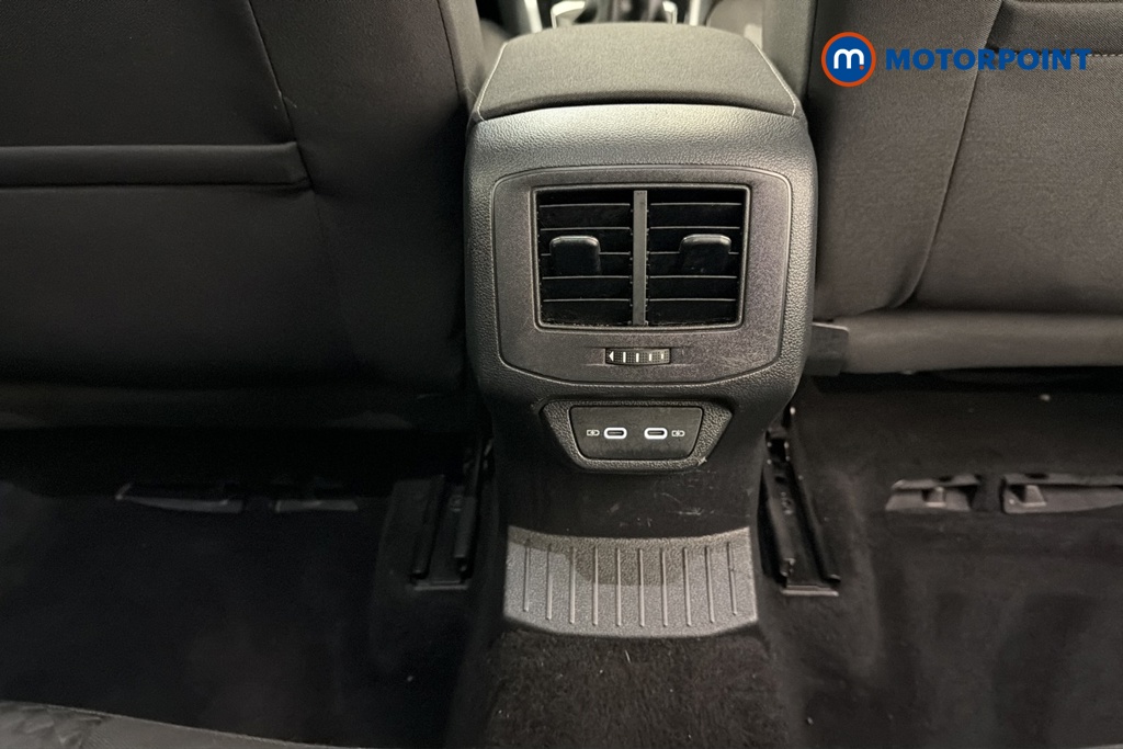 Volkswagen T-Roc Active Manual Petrol SUV - Stock Number (1691569) - 28th supplementary image