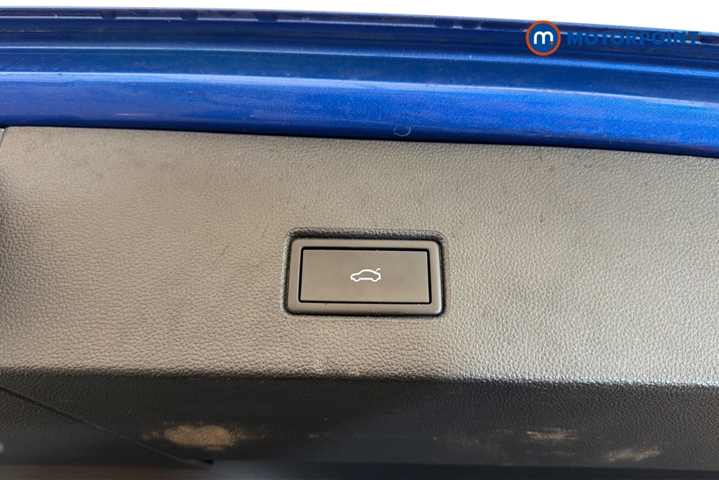 Volkswagen T-Roc Active Manual Petrol SUV - Stock Number (1691569) - 35th supplementary image
