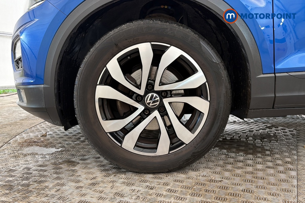 Volkswagen T-Roc Active Manual Petrol SUV - Stock Number (1691569) - 44th supplementary image