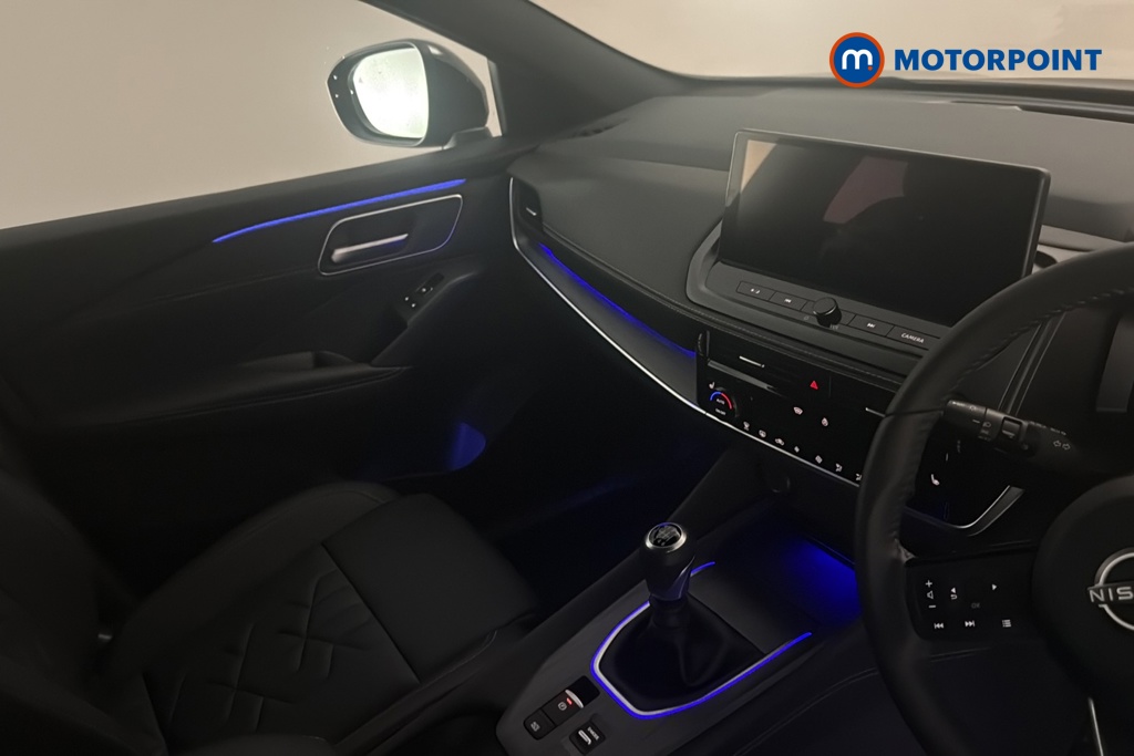 Nissan Qashqai Tekna Manual Petrol SUV - Stock Number (1691985) - 1st supplementary image