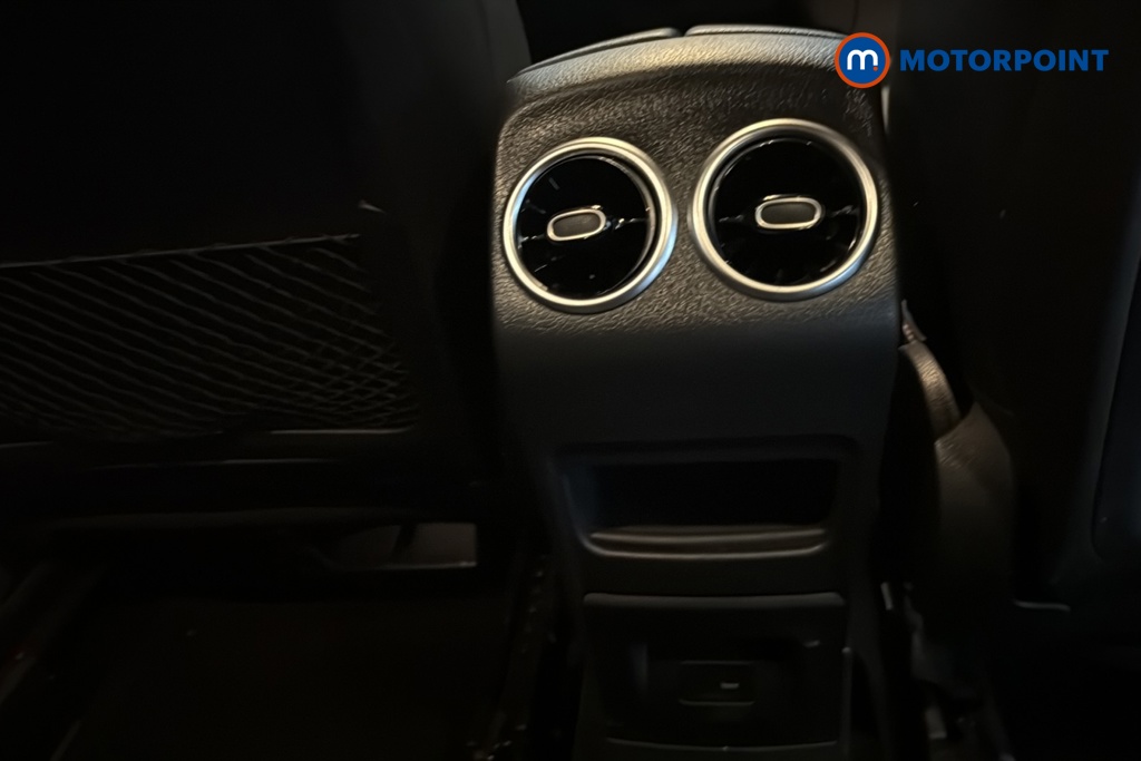 Mercedes-Benz GLB Amg Line Automatic Petrol SUV - Stock Number (1693045) - 28th supplementary image