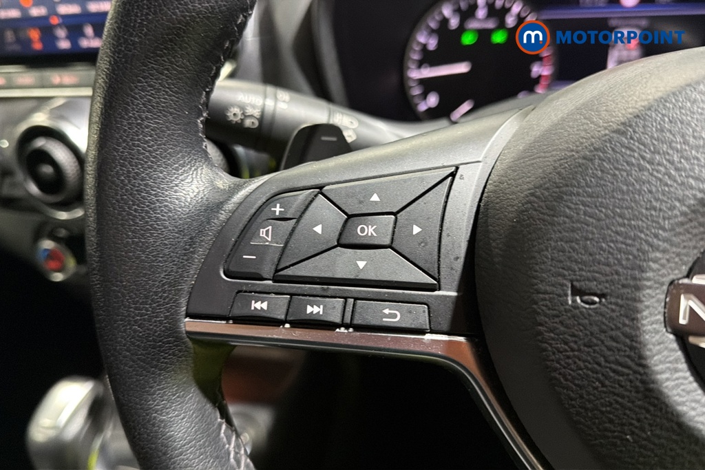 Nissan Juke N-Connecta Automatic Petrol SUV - Stock Number (1685634) - 4th supplementary image