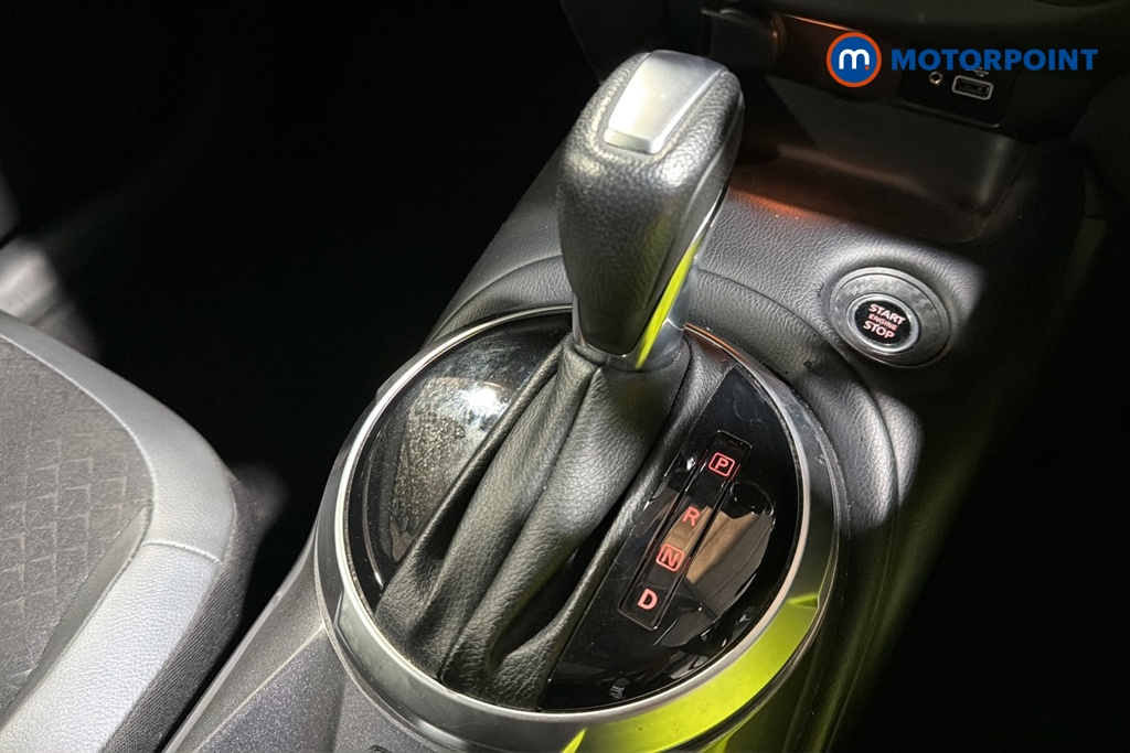 Nissan Juke N-Connecta Automatic Petrol SUV - Stock Number (1685634) - 15th supplementary image