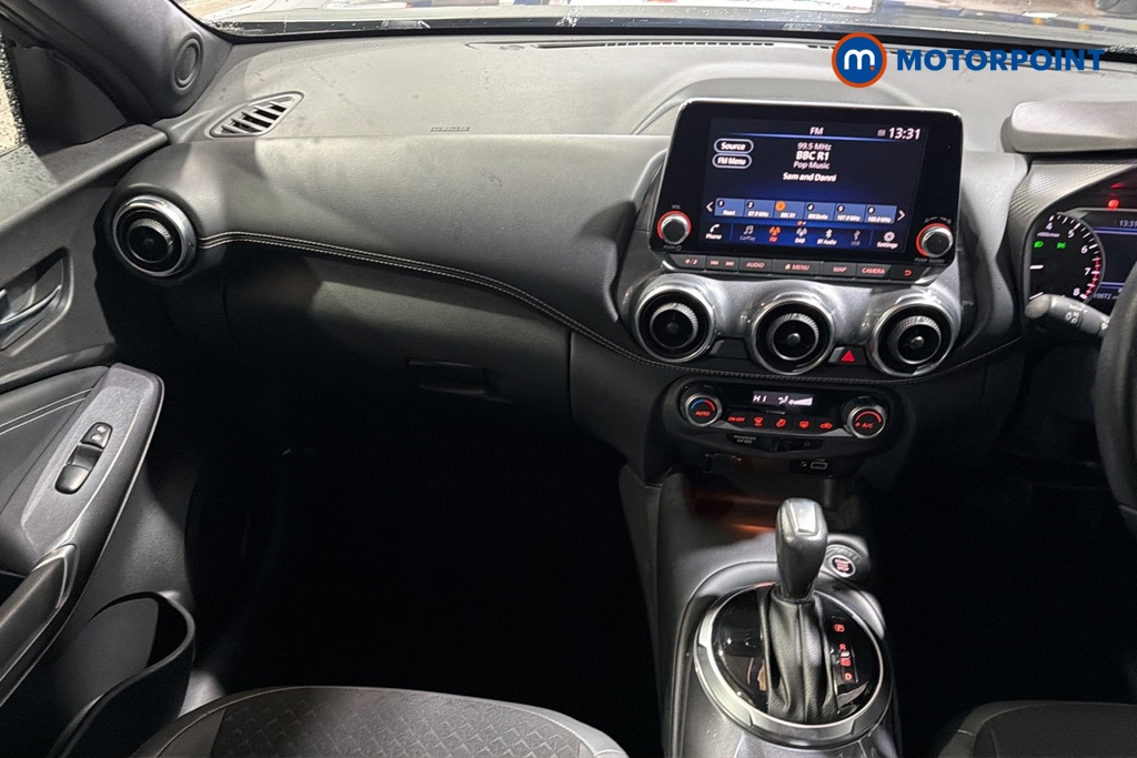 Nissan Juke N-Connecta Automatic Petrol SUV - Stock Number (1685634) - 1st supplementary image