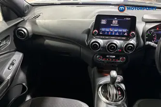 Nissan Juke N-Connecta Automatic Petrol SUV - Stock Number (1685634) - 1st supplementary image
